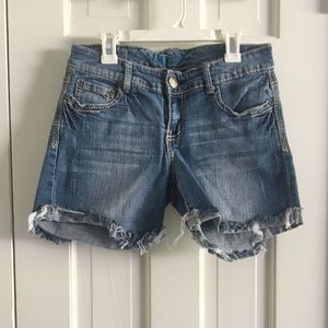 LONGLINE DISTRESSED SHORTS